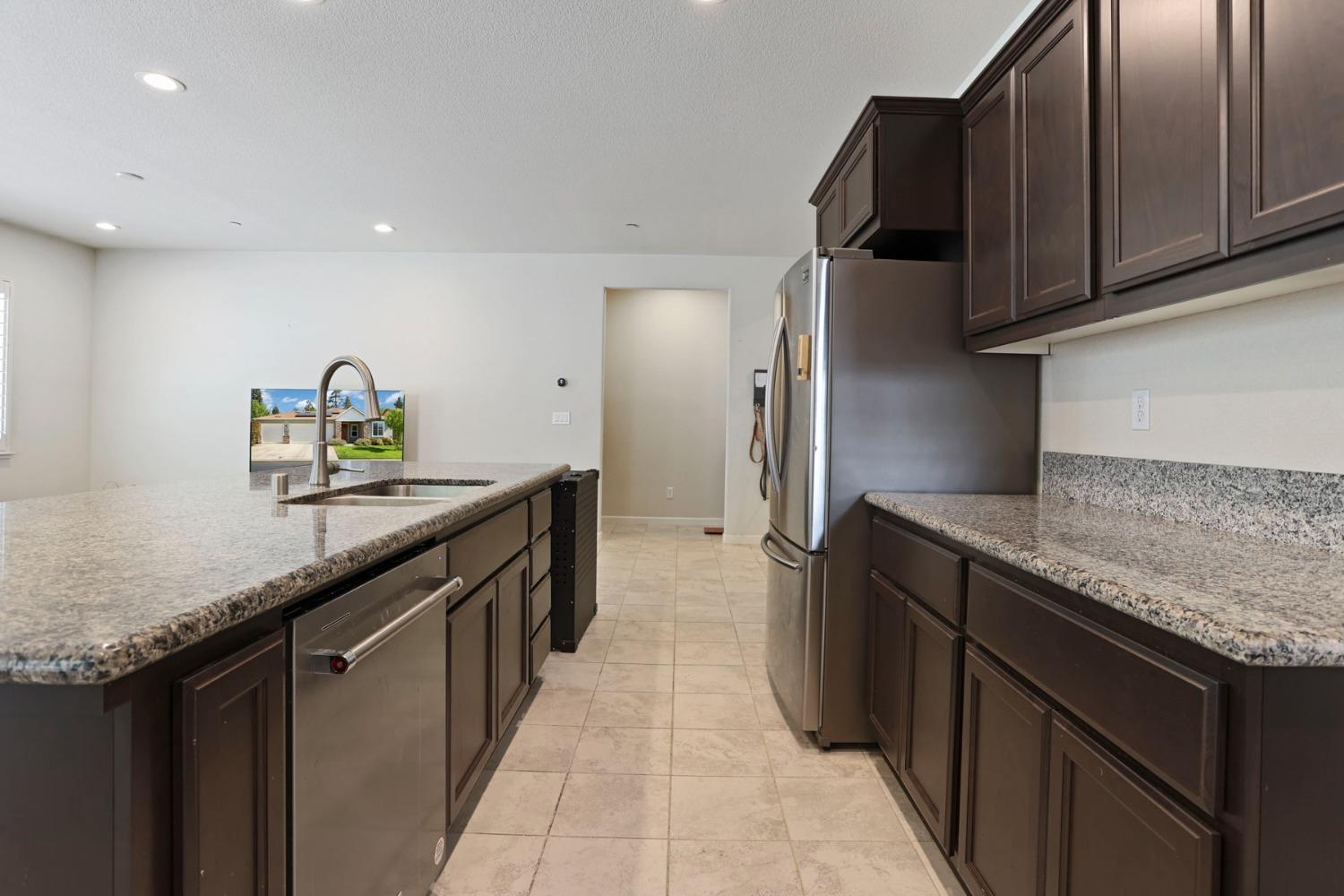 Detail Gallery Image 20 of 41 For 13311 Fountain Dr, Waterford,  CA 95386 - 3 Beds | 2 Baths