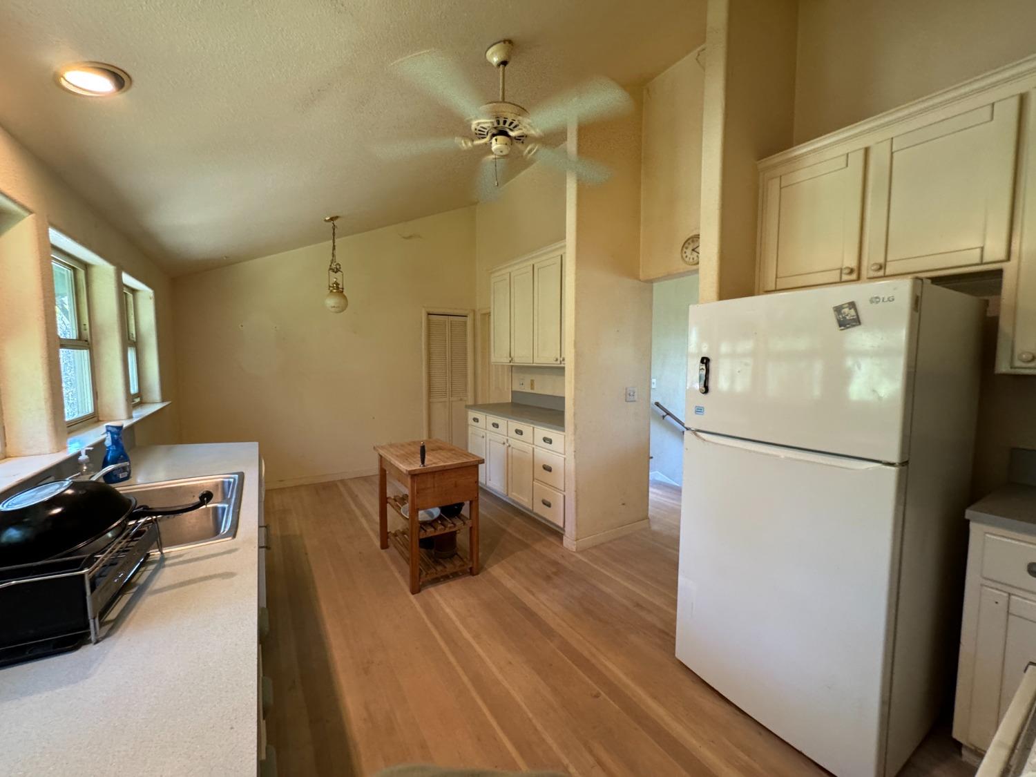 Detail Gallery Image 17 of 48 For 13375 Rue Montaigne, Oregon House,  CA 95962 - 3 Beds | 3 Baths
