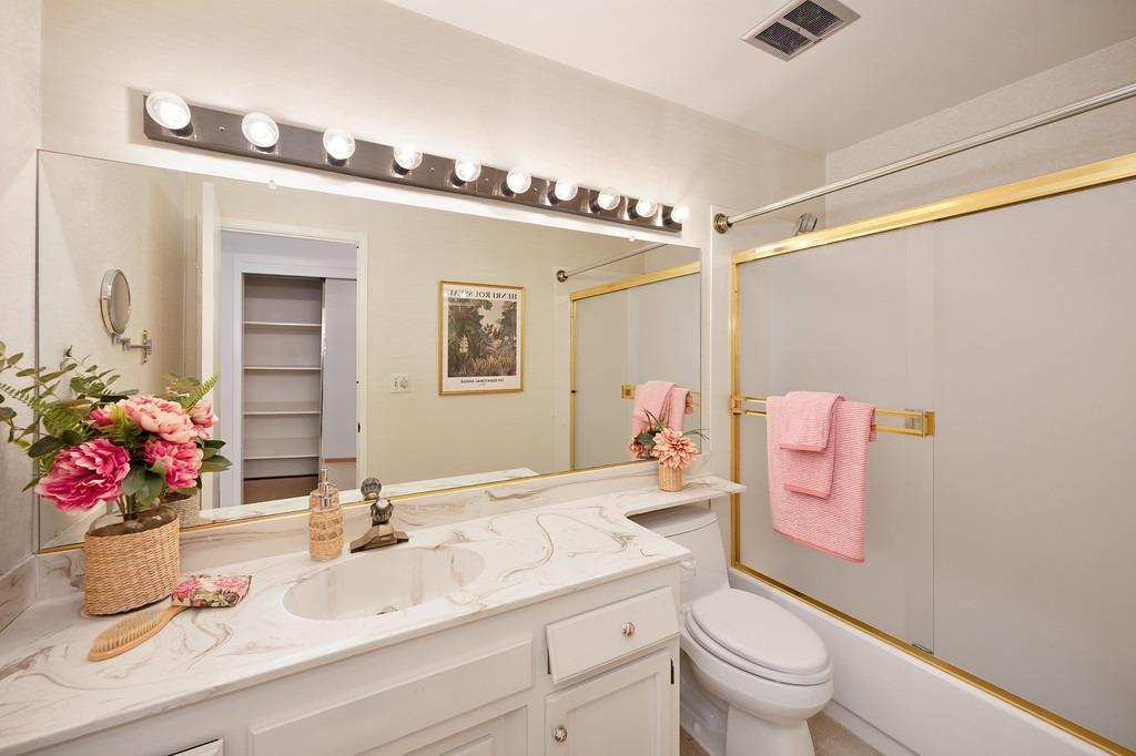 Detail Gallery Image 23 of 65 For 7600 Woodland Ln, Fair Oaks,  CA 95628 - 5 Beds | 3 Baths