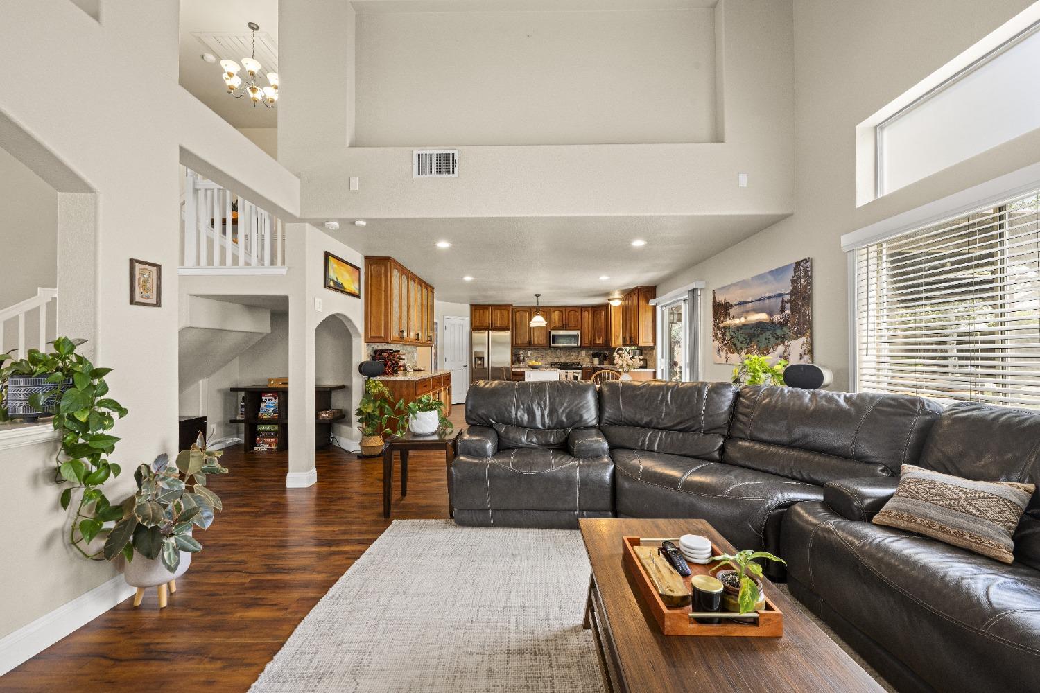 Detail Gallery Image 11 of 42 For 2106 Cargill Way, Roseville,  CA 95747 - 4 Beds | 2/1 Baths