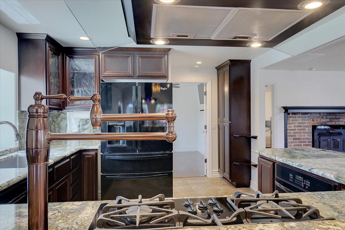 Detail Gallery Image 10 of 69 For 5078 Western Ave, Olivehurst,  CA 95961 - 3 Beds | 2 Baths