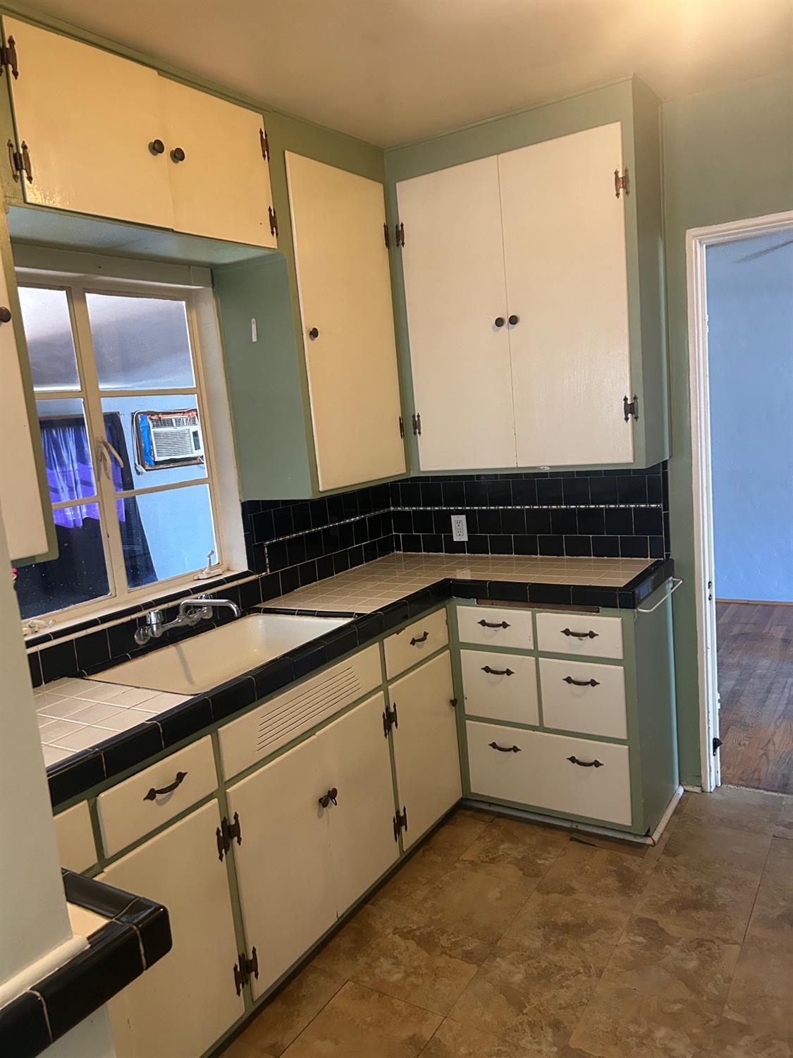 Detail Gallery Image 13 of 23 For 3537 West Ln, Stockton,  CA 95204 - 2 Beds | 1 Baths
