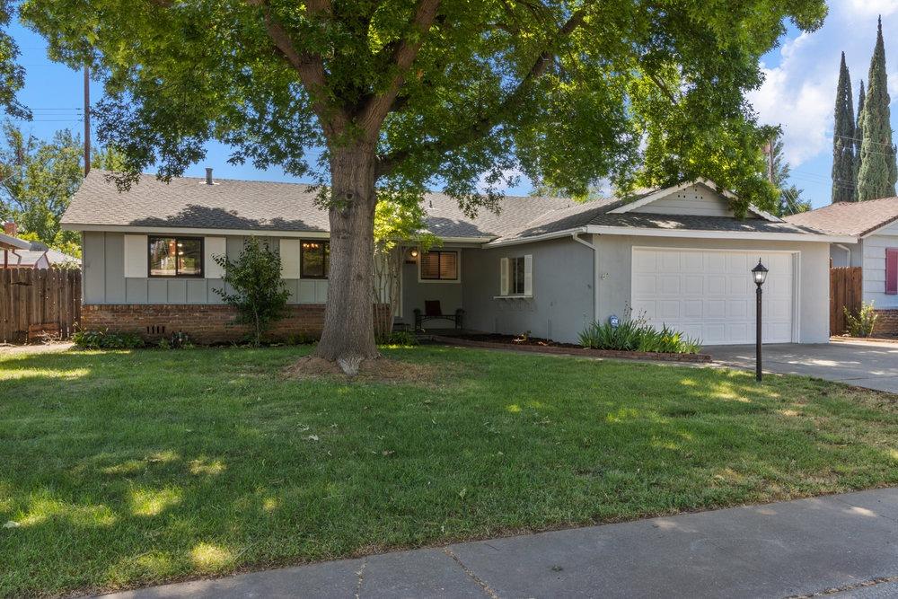 Detail Gallery Image 1 of 35 For 10334 Doyle Way, Rancho Cordova,  CA 95670 - 3 Beds | 2 Baths