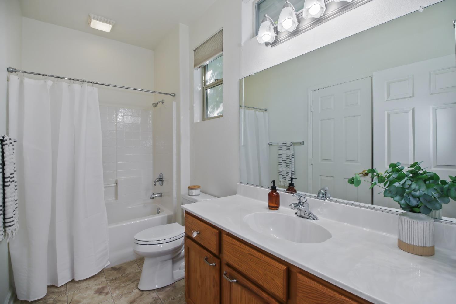 Detail Gallery Image 29 of 47 For 2125 Stonecrest Ln, Lincoln,  CA 95648 - 2 Beds | 2/1 Baths