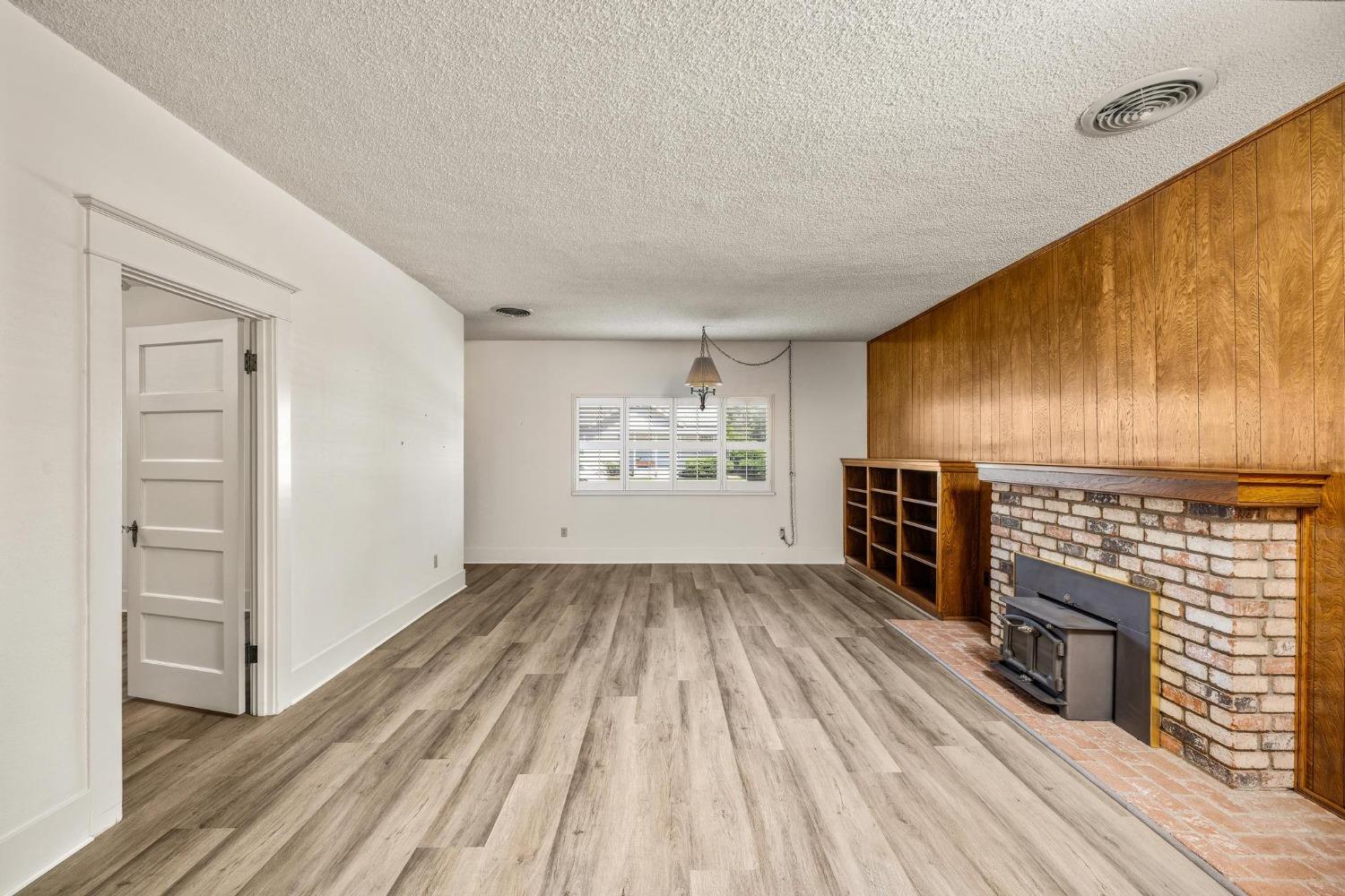 Detail Gallery Image 10 of 53 For 211 N Maple, Manteca,  CA 95336 - 3 Beds | 1 Baths
