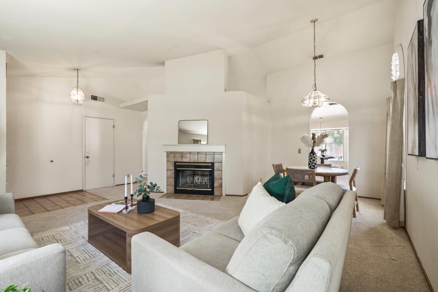 Detail Gallery Image 8 of 38 For 8329 Honeycomb Way, Sacramento,  CA 95828 - 3 Beds | 2 Baths