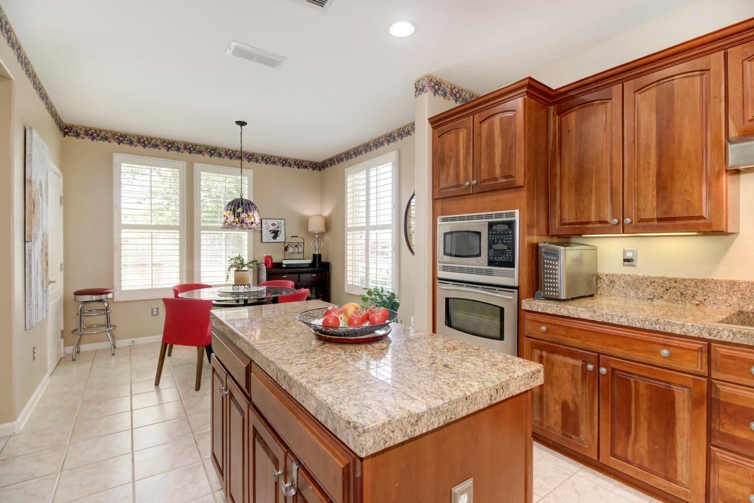 Detail Gallery Image 14 of 44 For 1960 Viola View Ct, Lincoln,  CA 95648 - 2 Beds | 2 Baths