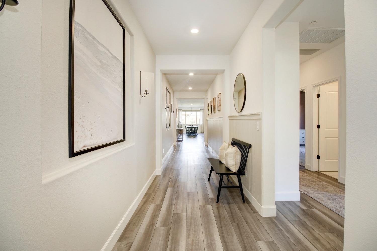 Detail Gallery Image 4 of 54 For 5480 Fandango Loop, Roseville,  CA 95747 - 4 Beds | 2/1 Baths
