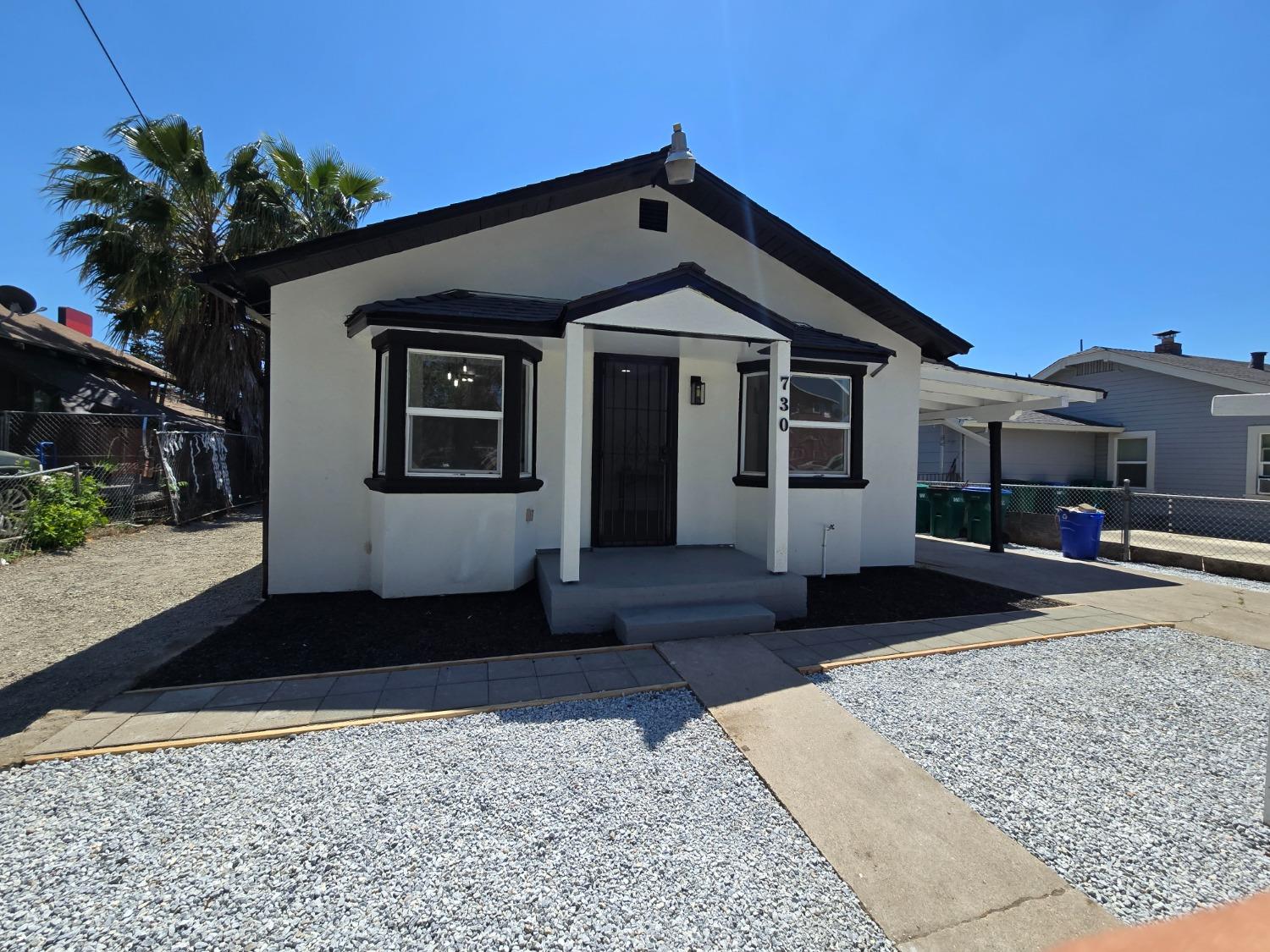 Detail Gallery Image 1 of 21 For 730 E Clay St, Stockton,  CA 95206 - 3 Beds | 1 Baths