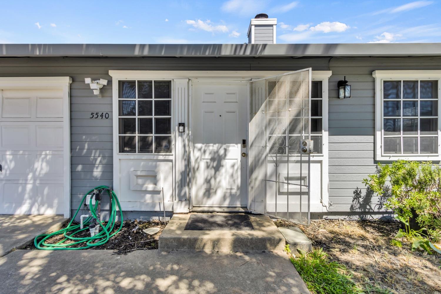 Detail Gallery Image 4 of 51 For 5540 Tyler St, Sacramento,  CA 95842 - 3 Beds | 2 Baths