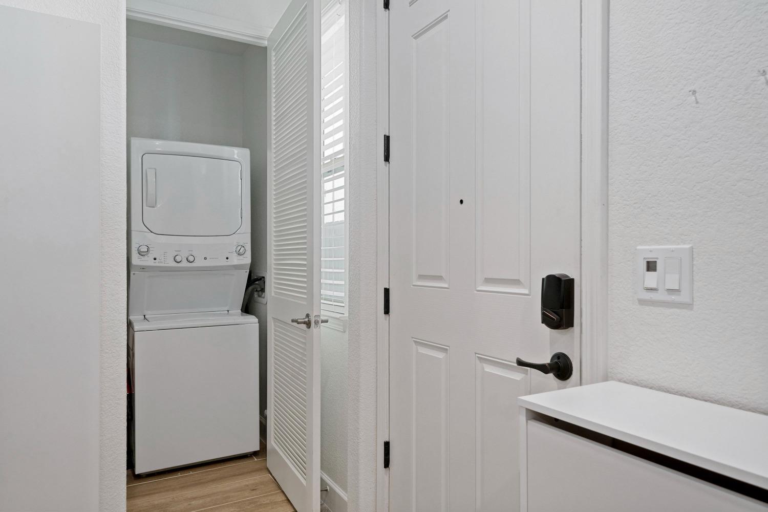 Detail Gallery Image 35 of 48 For 9942 Summerton Cir, Elk Grove,  CA 95624 - 4 Beds | 3/1 Baths
