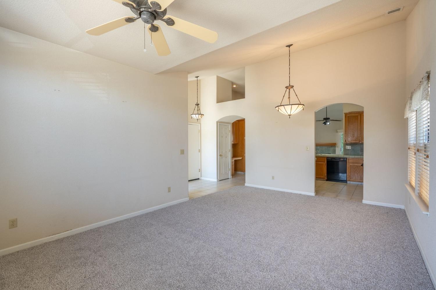 Detail Gallery Image 9 of 32 For 2205 Curzon Dr, Modesto,  CA 95355 - 3 Beds | 2 Baths