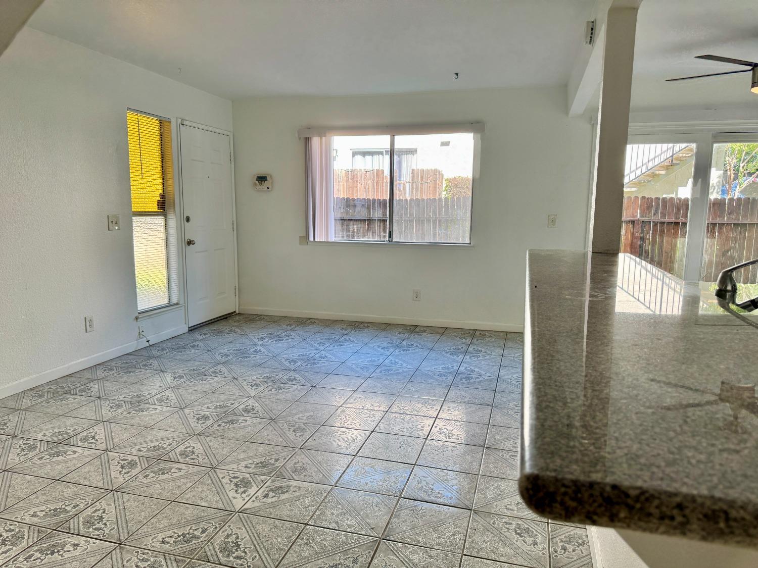 Detail Gallery Image 13 of 53 For 4742 Greenholme Dr #3,  Sacramento,  CA 95842 - 2 Beds | 1 Baths