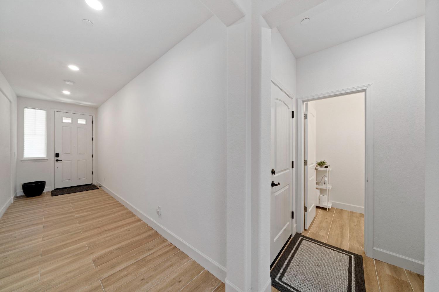 Detail Gallery Image 20 of 48 For 9942 Summerton Cir, Elk Grove,  CA 95624 - 4 Beds | 3/1 Baths