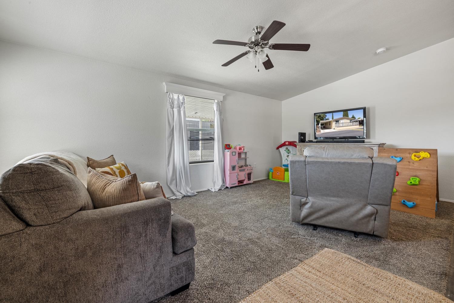 Detail Gallery Image 9 of 32 For 900 Old Stockton Rd 104, Oakdale,  CA 95361 - 3 Beds | 2 Baths
