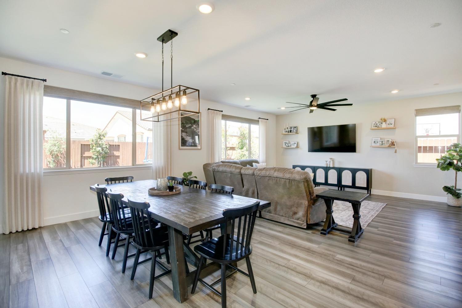Detail Gallery Image 6 of 54 For 5480 Fandango Loop, Roseville,  CA 95747 - 4 Beds | 2/1 Baths