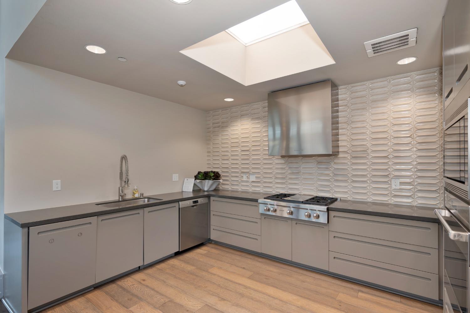Detail Gallery Image 79 of 89 For 142 Fonseca St, Sacramento,  CA 95816 - 3 Beds | 3/1 Baths