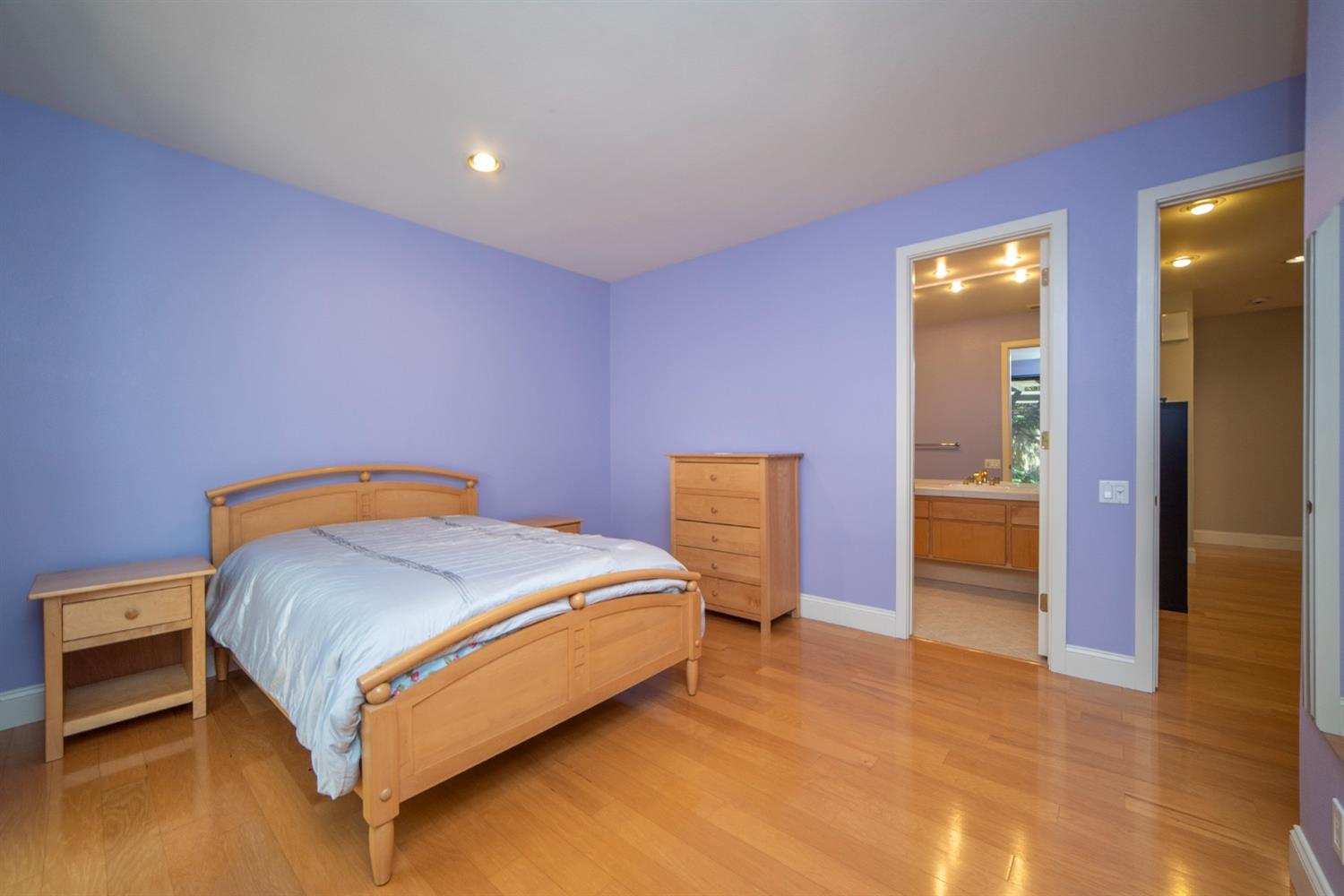 Detail Gallery Image 33 of 94 For 11457 Huntington Village Ln, Gold River,  CA 95670 - 4 Beds | 4/2 Baths