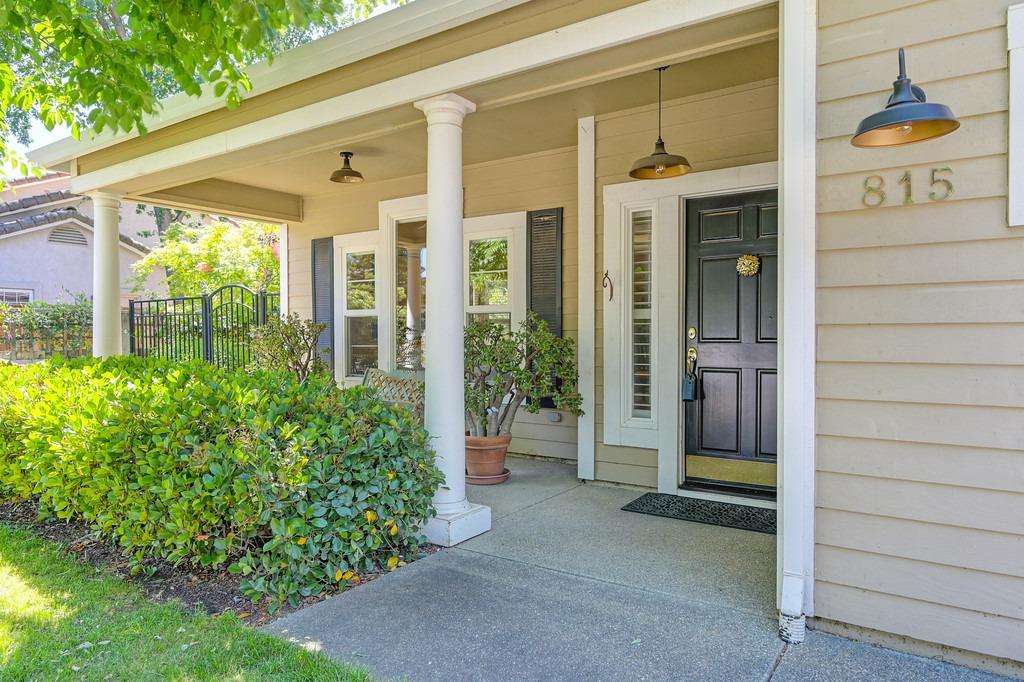 Detail Gallery Image 6 of 80 For 815 La Paz Dr, Davis,  CA 95618 - 4 Beds | 3 Baths