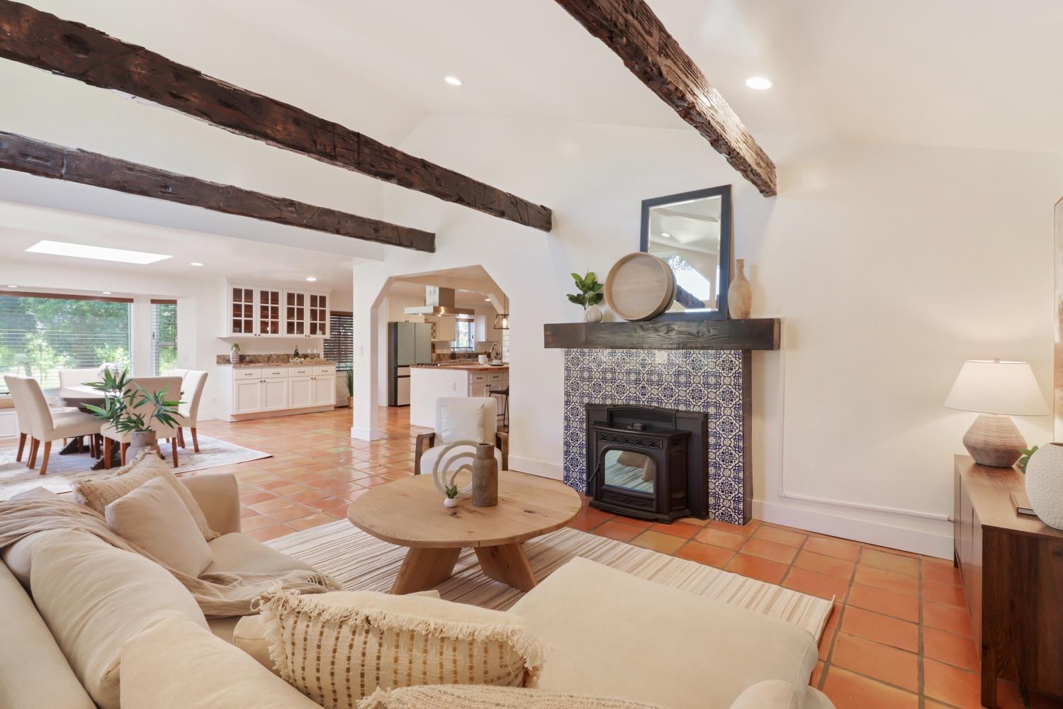 Detail Gallery Image 11 of 98 For 2590 S River Rd, West Sacramento,  CA 95691 - 3 Beds | 2/1 Baths