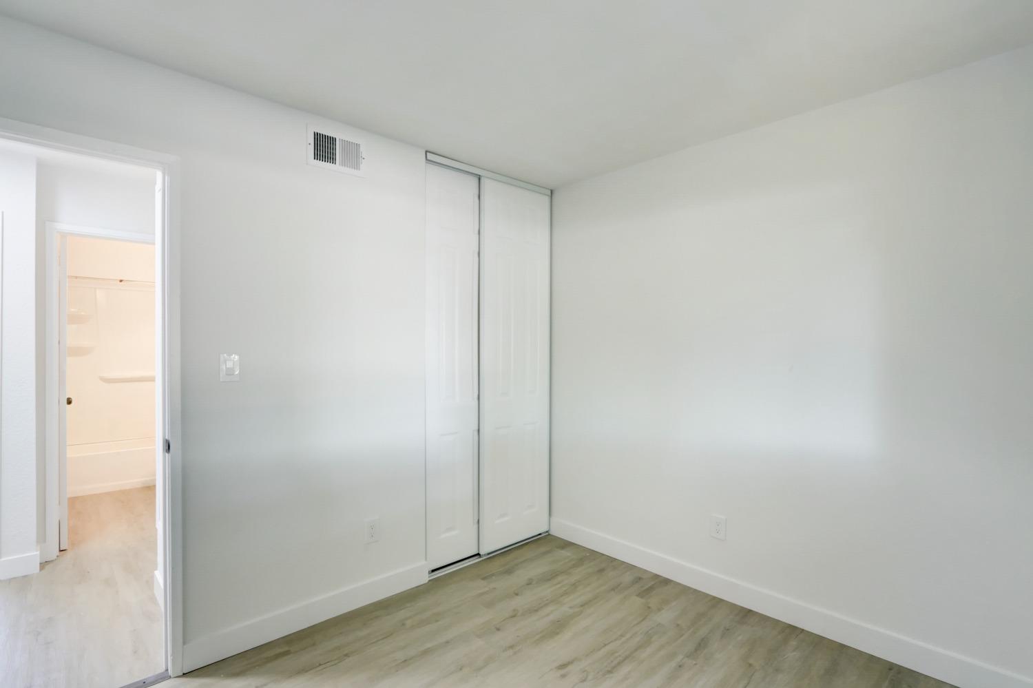 Detail Gallery Image 27 of 41 For 7915 Center Pkwy, Sacramento,  CA 95823 - 3 Beds | 1/1 Baths