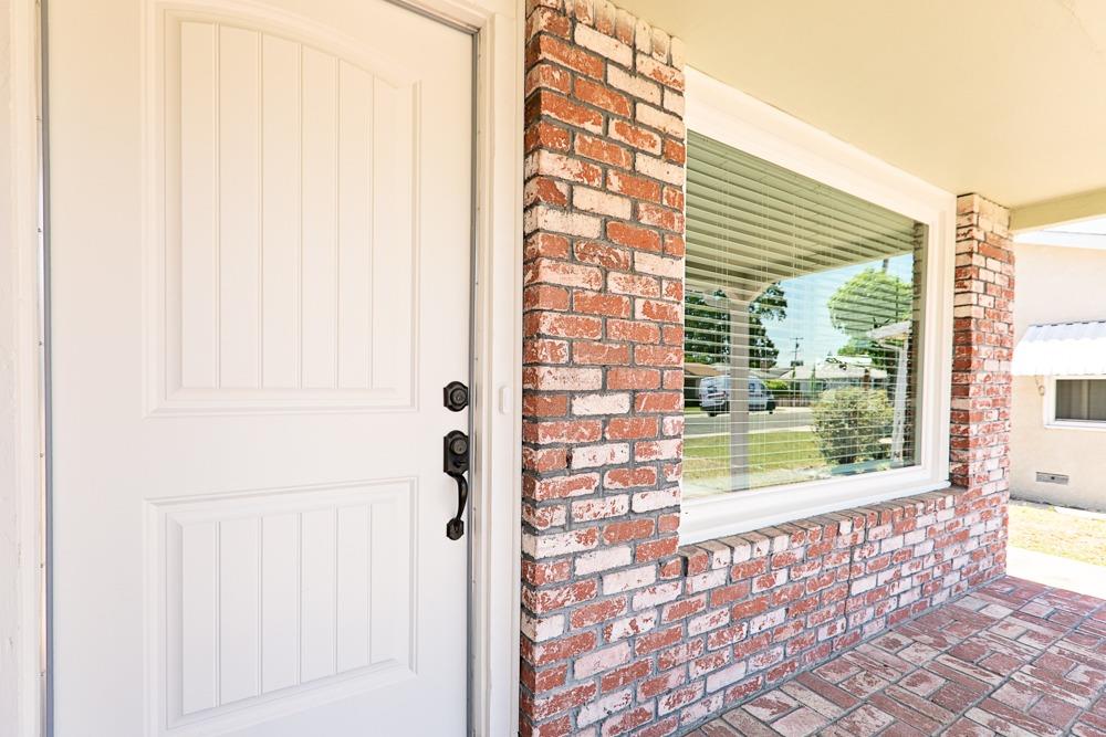 Detail Gallery Image 8 of 40 For 2011 W Sonoma Ave, Stockton,  CA 95204 - 3 Beds | 1 Baths