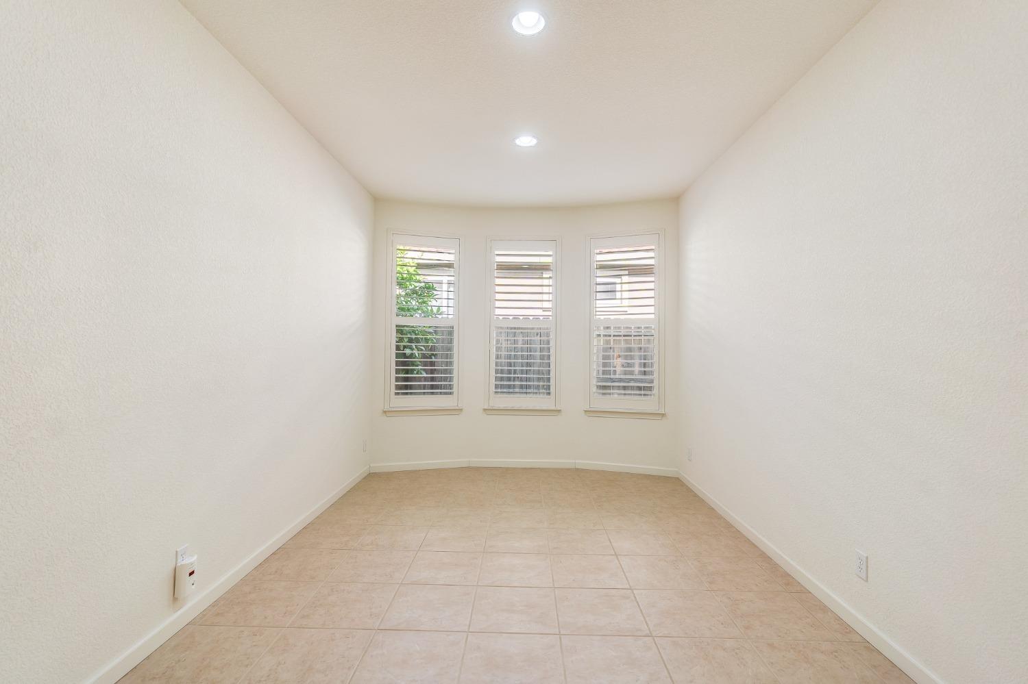Detail Gallery Image 27 of 77 For 2080 Maximillian Ct, Los Banos,  CA 93635 - 4 Beds | 2/1 Baths