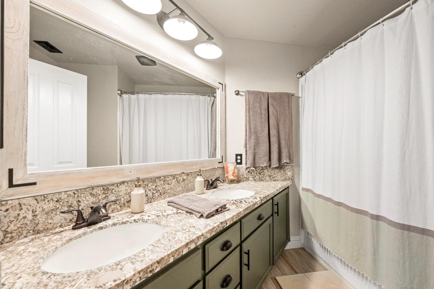Detail Gallery Image 23 of 42 For 2106 Cargill Way, Roseville,  CA 95747 - 4 Beds | 2/1 Baths