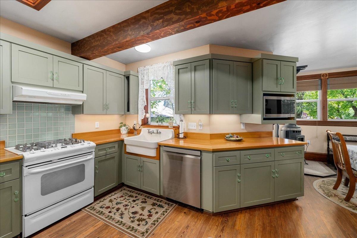 Detail Gallery Image 12 of 70 For 30 W Grass Valley St, Colfax,  CA 95713 - 4 Beds | 2 Baths