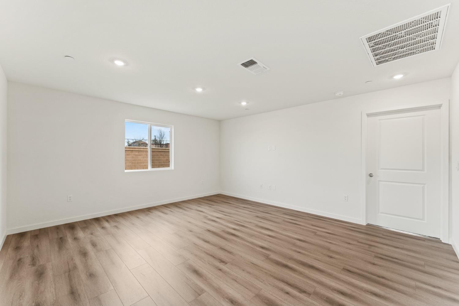 Detail Gallery Image 11 of 33 For 4189 Pittenger Dr, Olivehurst,  CA 95961 - 4 Beds | 2 Baths