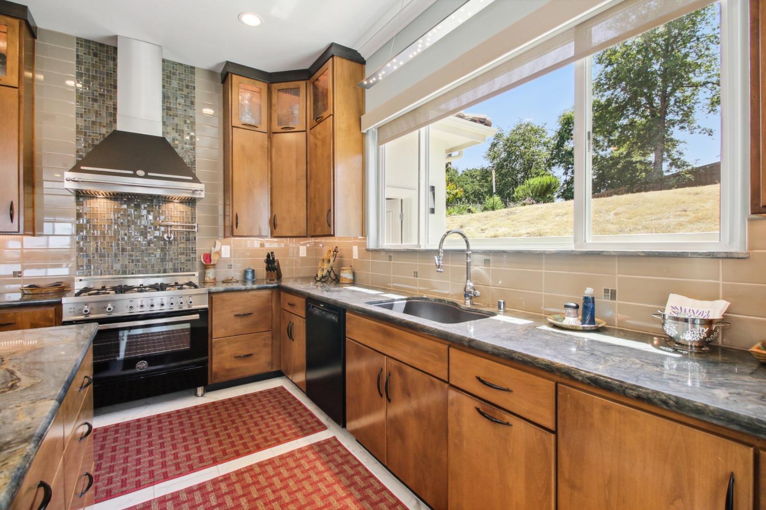 Detail Gallery Image 16 of 36 For 683 Russell Dr, Folsom,  CA 95630 - 3 Beds | 3 Baths