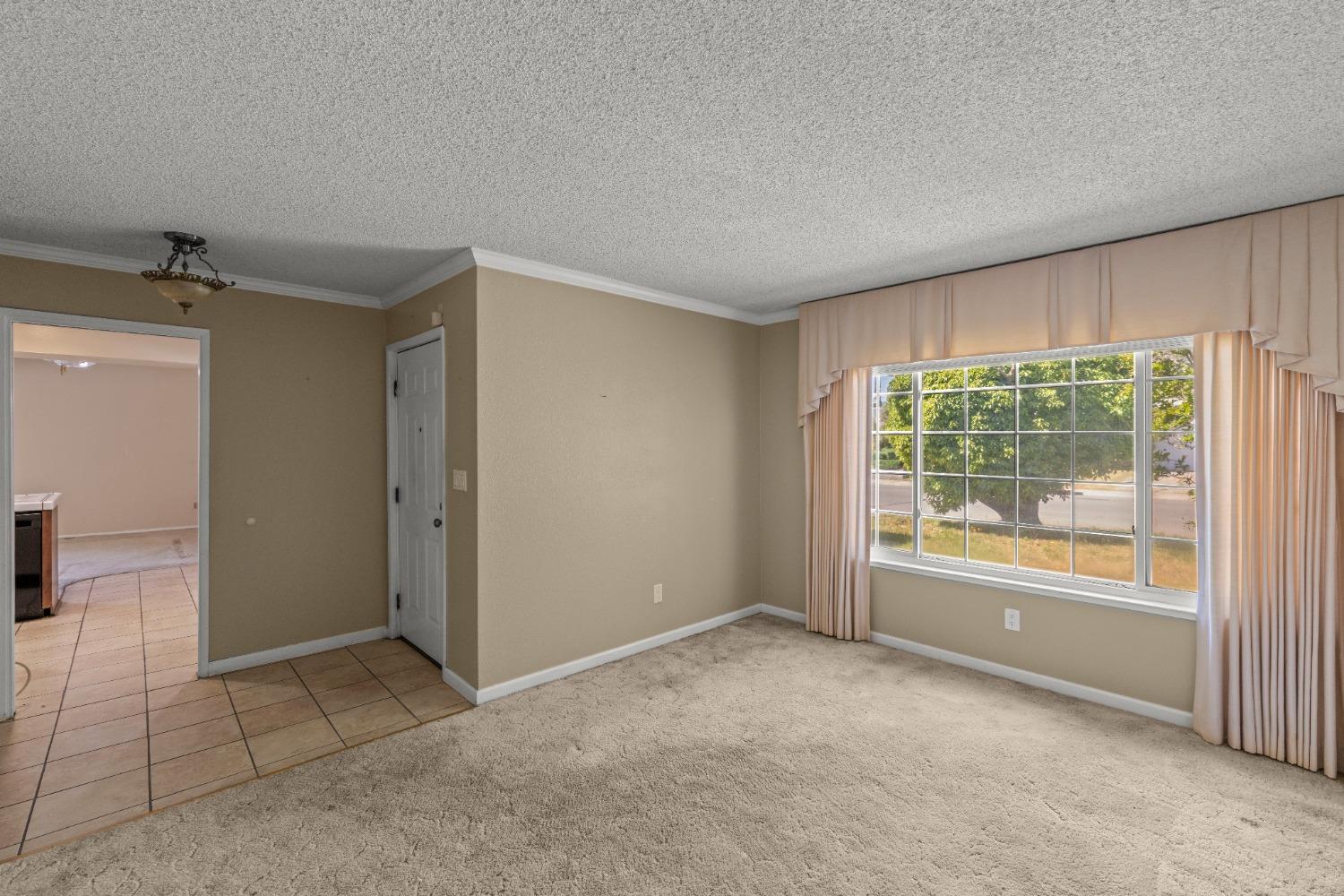 Detail Gallery Image 7 of 28 For 4246 Galbrath Dr, North Highlands,  CA 95660 - 4 Beds | 2 Baths