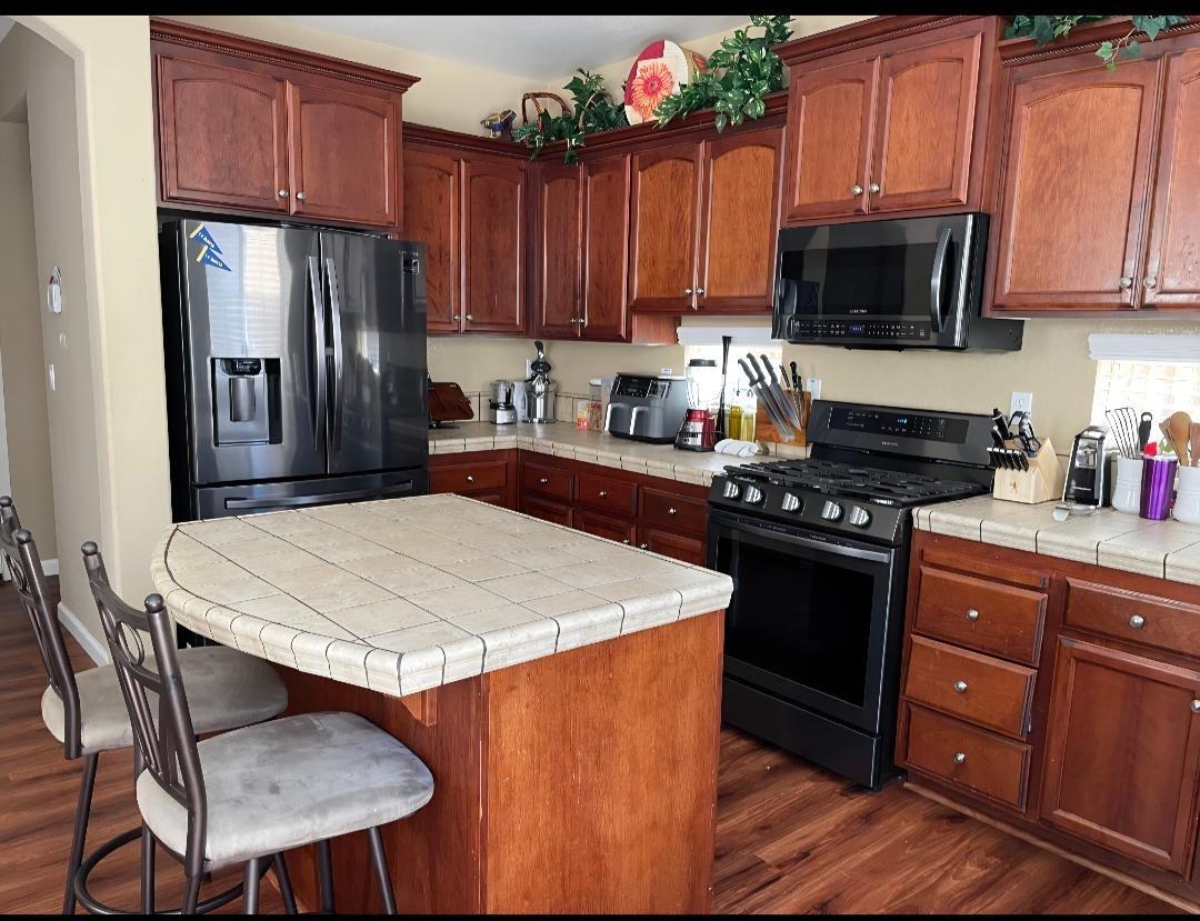 Detail Gallery Image 3 of 13 For 3299 San Vicente Rd, West Sacramento,  CA 95691 - 3 Beds | 2/1 Baths