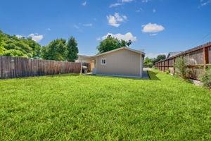 Detail Gallery Image 11 of 15 For 411 Potomac Ave, Sacramento,  CA 95833 - 3 Beds | 2 Baths
