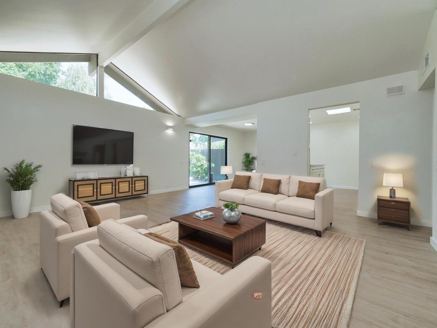 Detail Gallery Image 13 of 52 For 14 Blue Heron Ct, Sacramento,  CA 95833 - 2 Beds | 2 Baths