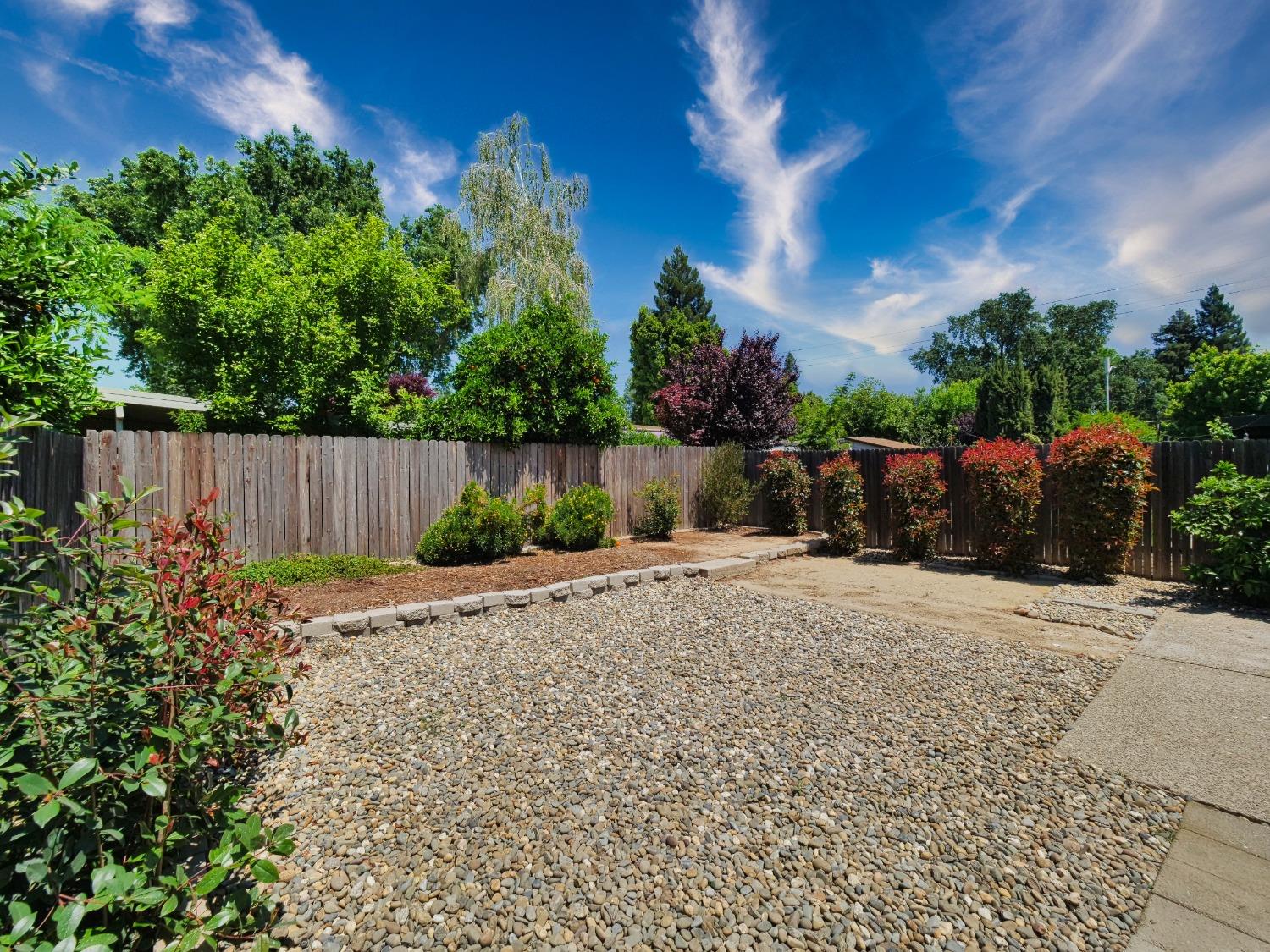 Detail Gallery Image 9 of 52 For 14 Blue Heron Ct, Sacramento,  CA 95833 - 2 Beds | 2 Baths