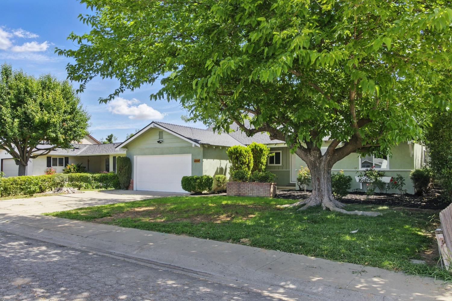 Detail Gallery Image 3 of 70 For 2237 Edwards St, Marysville,  CA 95901 - 4 Beds | 2/1 Baths