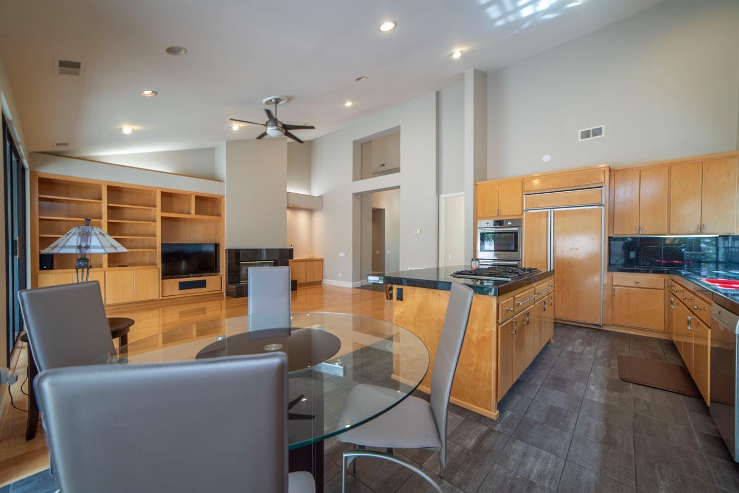 Detail Gallery Image 51 of 94 For 11457 Huntington Village Ln, Gold River,  CA 95670 - 4 Beds | 4/2 Baths