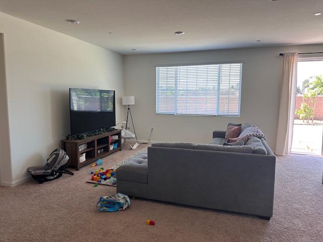 Detail Gallery Image 3 of 19 For 4413 Secretariat Way, Roseville,  CA 95747 - 3 Beds | 2 Baths
