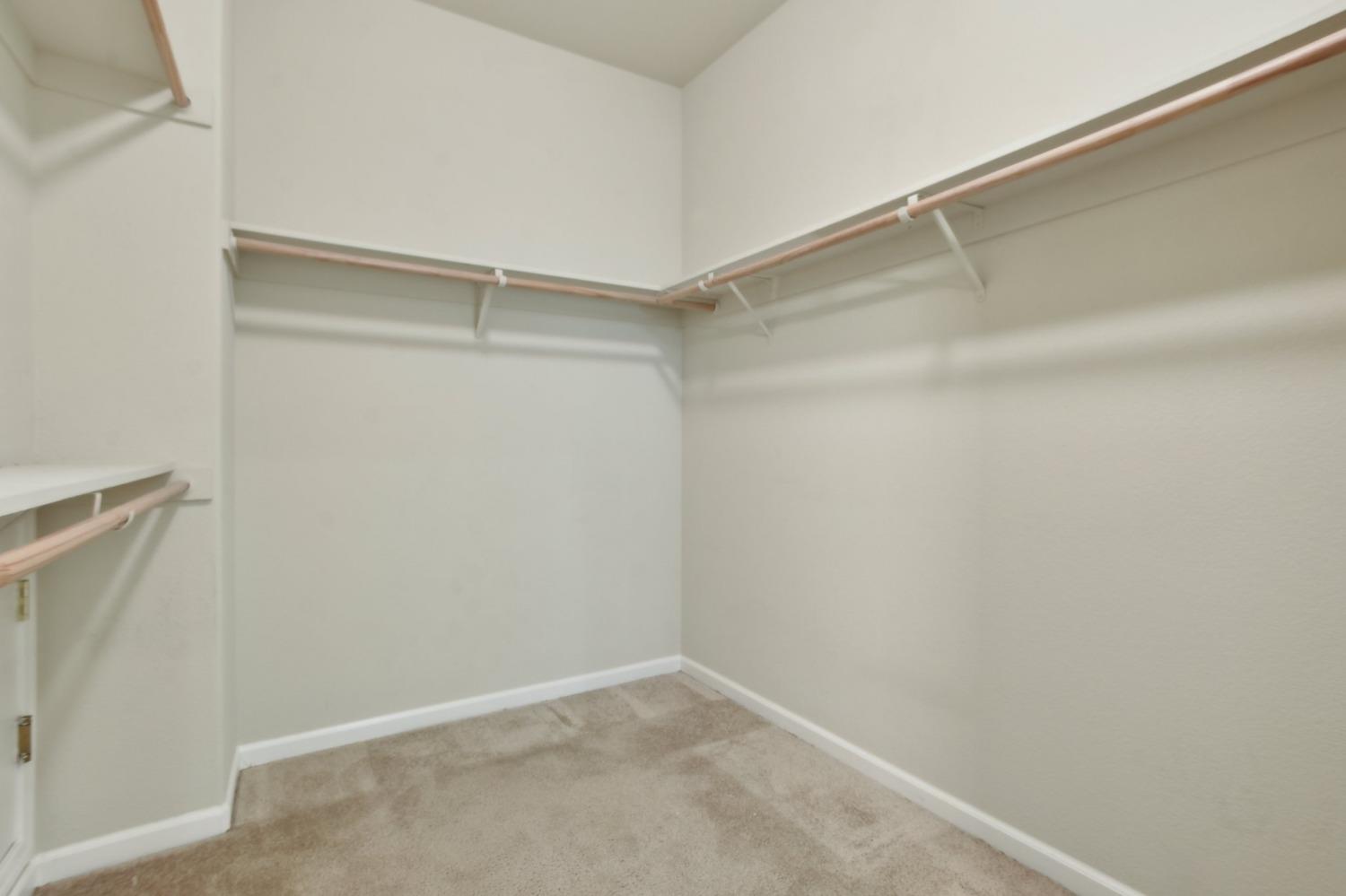 Detail Gallery Image 21 of 37 For 9424 Cristo Way, Elk Grove,  CA 95758 - 5 Beds | 3/1 Baths