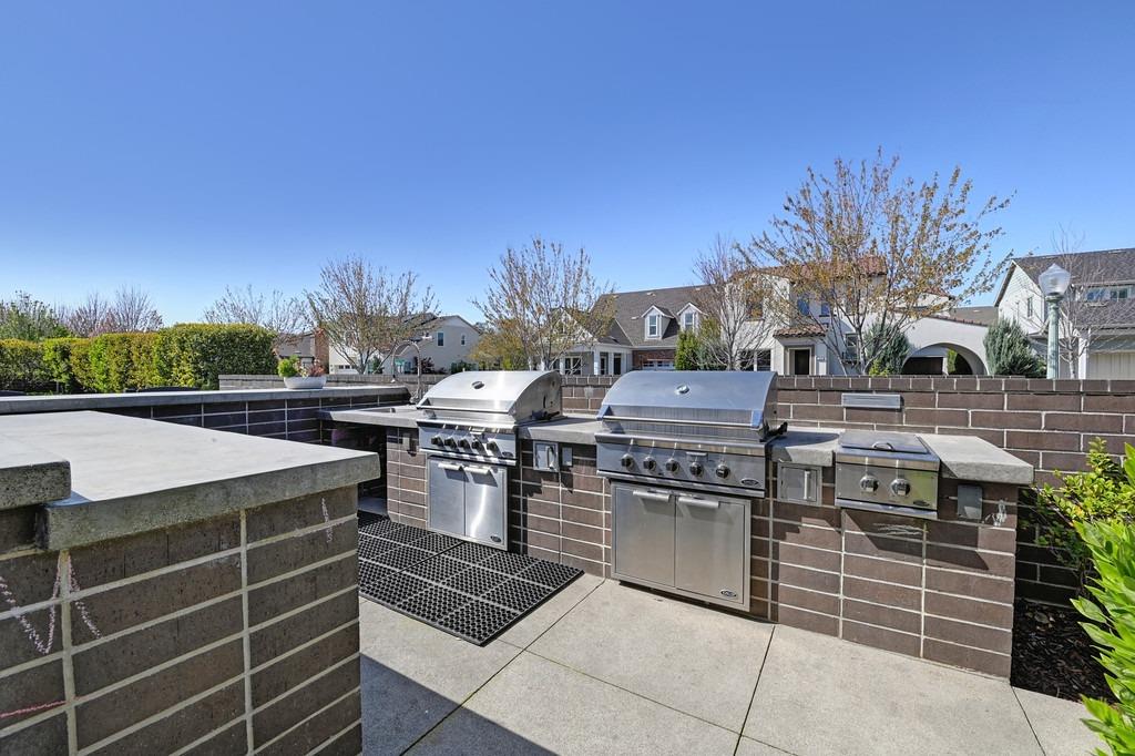 Detail Gallery Image 66 of 89 For 142 Fonseca St, Sacramento,  CA 95816 - 3 Beds | 3/1 Baths