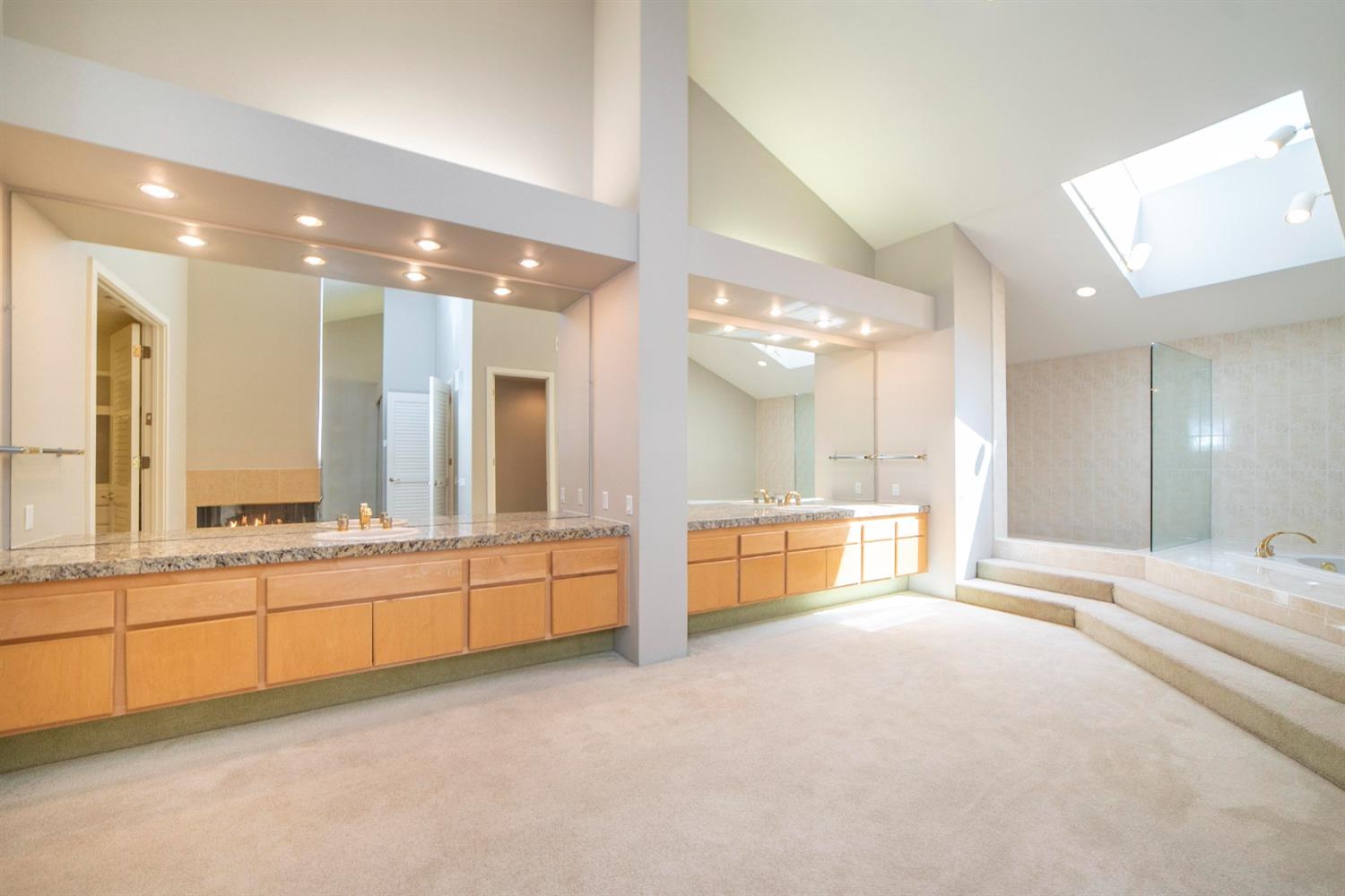 Detail Gallery Image 69 of 94 For 11457 Huntington Village Ln, Gold River,  CA 95670 - 4 Beds | 4/2 Baths
