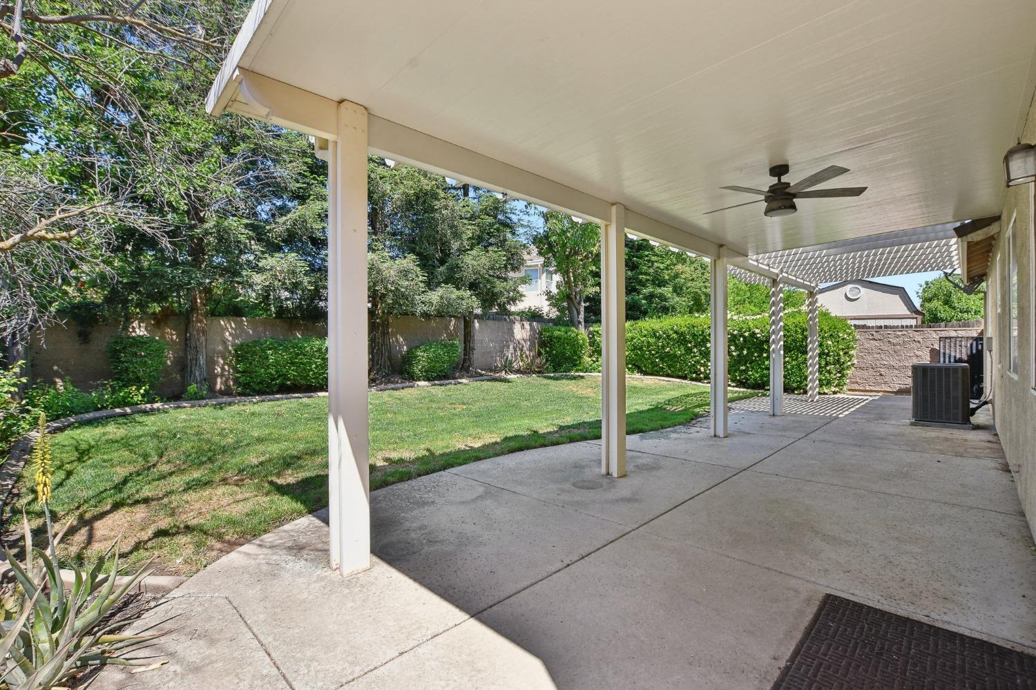 Detail Gallery Image 22 of 37 For 9424 Cristo Way, Elk Grove,  CA 95758 - 5 Beds | 3/1 Baths