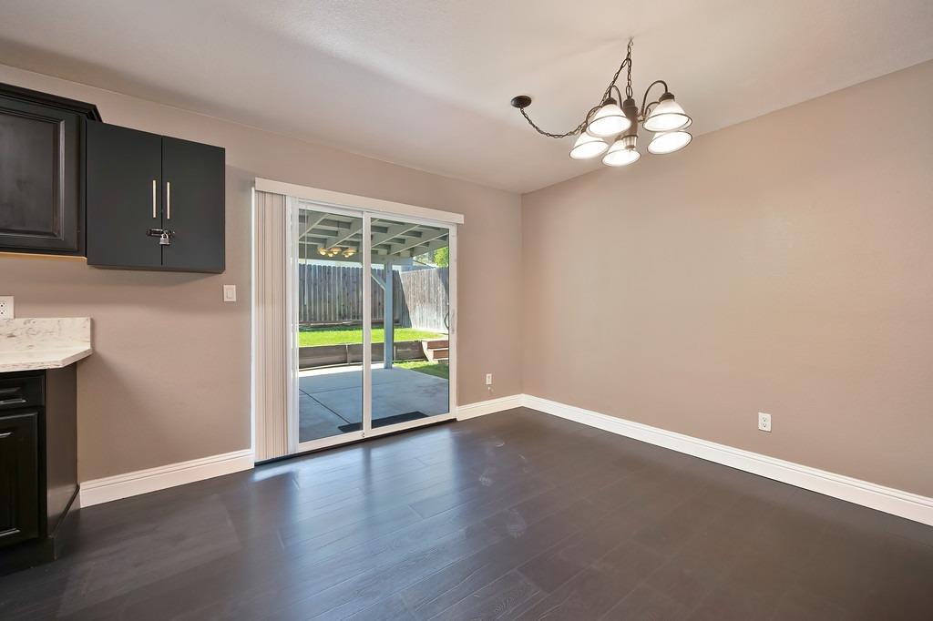 Detail Gallery Image 7 of 30 For 5801 Pecan Ave, Orangevale,  CA 95662 - 4 Beds | 2/1 Baths