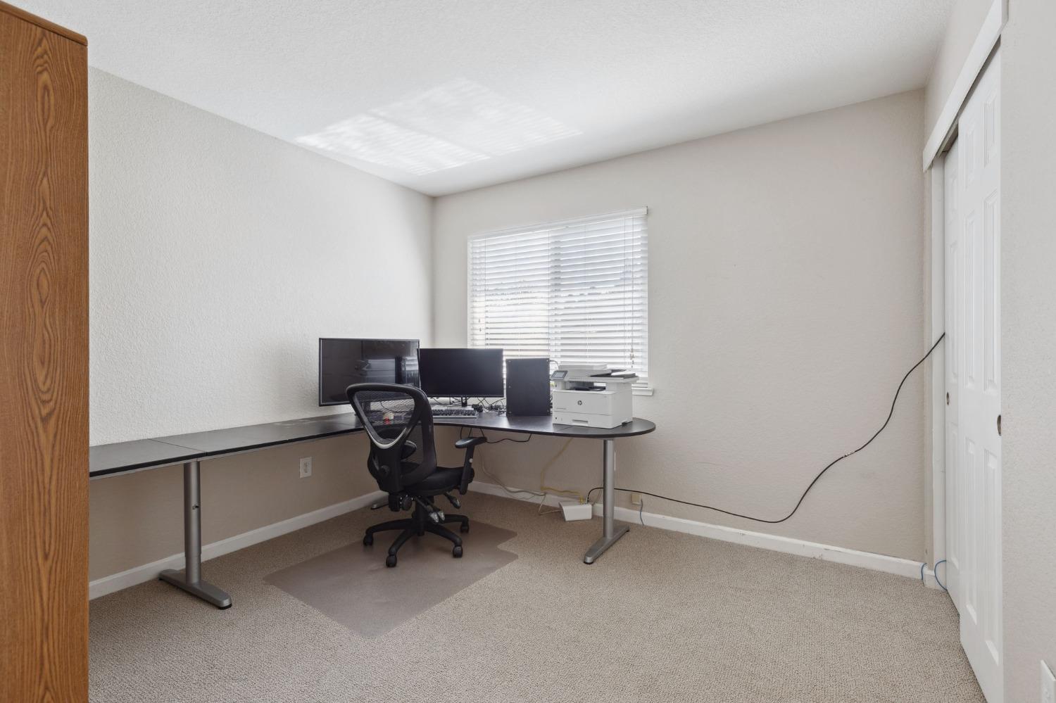 Detail Gallery Image 31 of 40 For 1535 E Colonial Pkwy #E,  Roseville,  CA 95661 - 4 Beds | 2/1 Baths