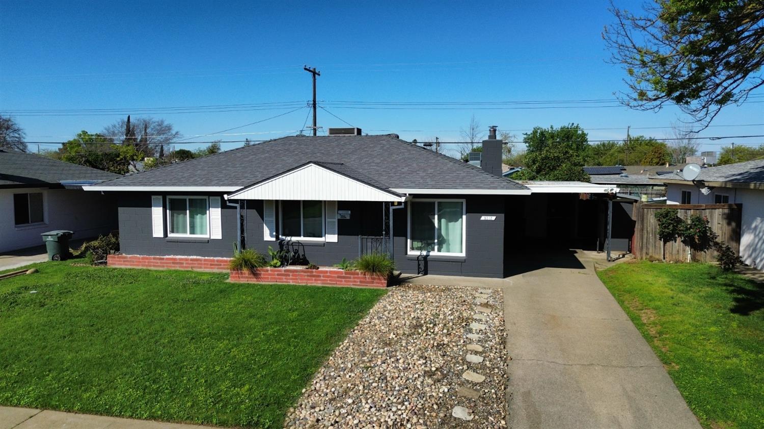 Detail Gallery Image 1 of 9 For 5312 61st St, Sacramento,  CA 95820 - 3 Beds | 2 Baths