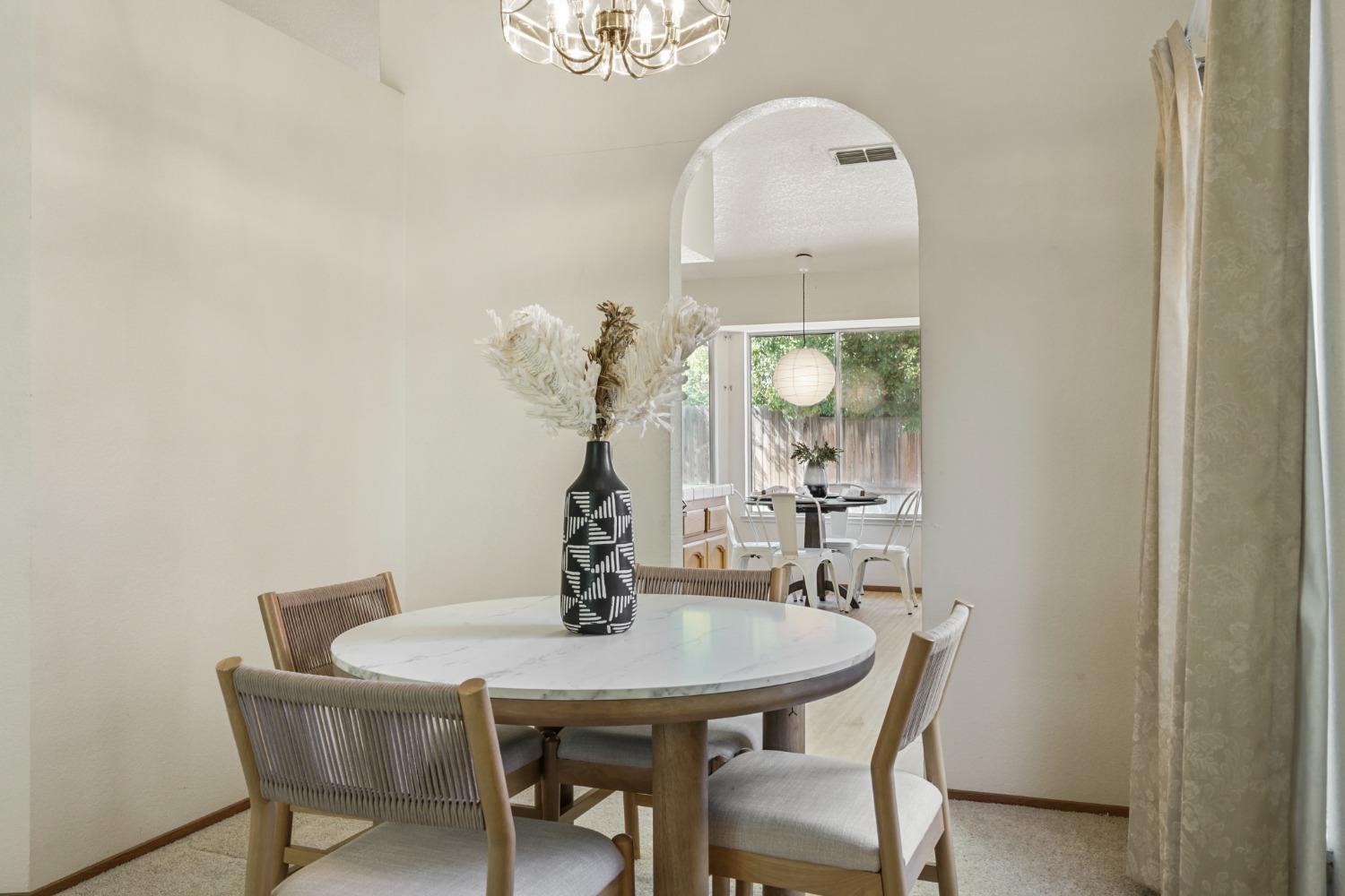 Detail Gallery Image 9 of 38 For 8329 Honeycomb Way, Sacramento,  CA 95828 - 3 Beds | 2 Baths