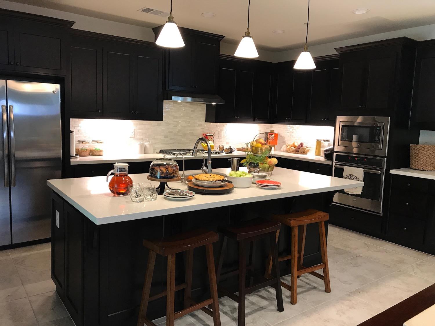 Detail Gallery Image 3 of 37 For 2056 Cannery Loop, Davis,  CA 95616 - 6 Beds | 4 Baths