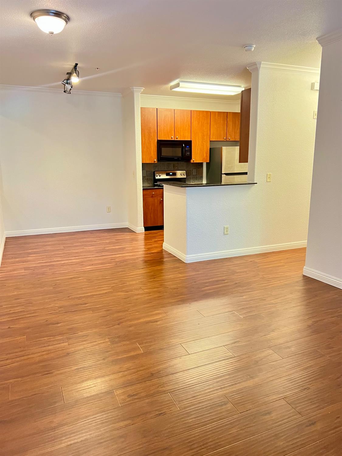 Detail Gallery Image 3 of 15 For 8434 Walerga Rd #124,  Antelope,  CA 95843 - 2 Beds | 2 Baths
