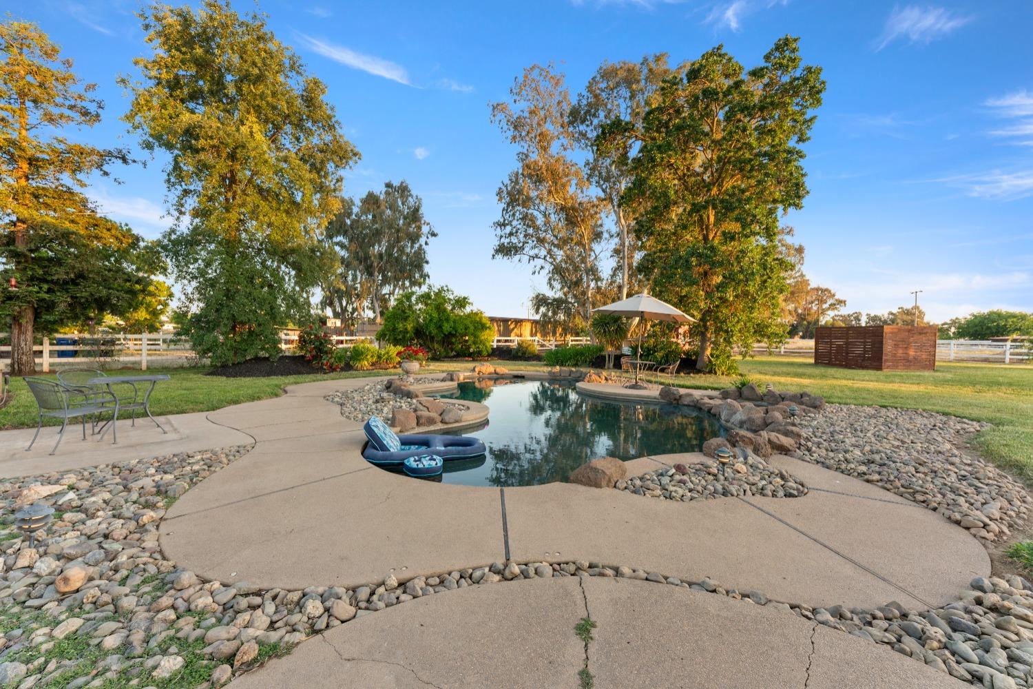 Detail Gallery Image 76 of 99 For 11750 Cresthill Dr, Elk Grove,  CA 95624 - 4 Beds | 2 Baths